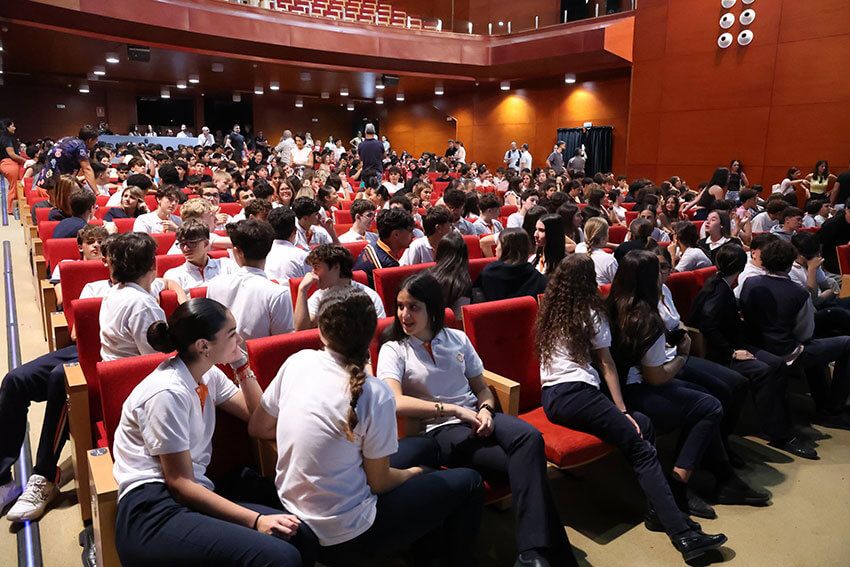 'El Salinero’ acoge una charla de Arkano para más de 400 estudiantes de Lanzarote y La Graciosa