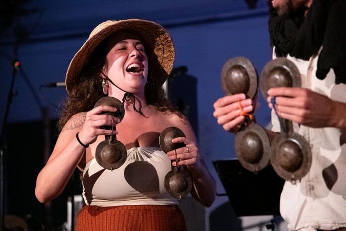 Noticias | Raíces Atlánticas abre en Arrecife con “Cantos de Tierra”,