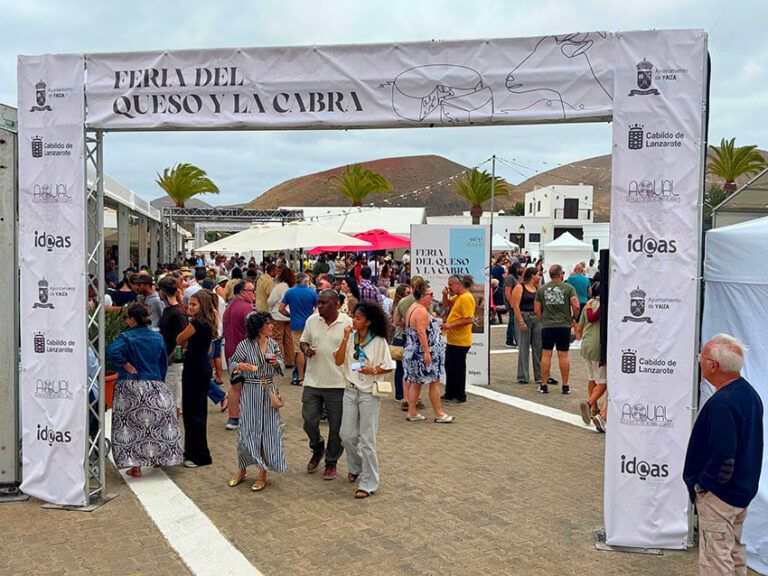 Noticias Yaiza | La Feria del Queso y la Cabra supera todas las expectativas en su primer día