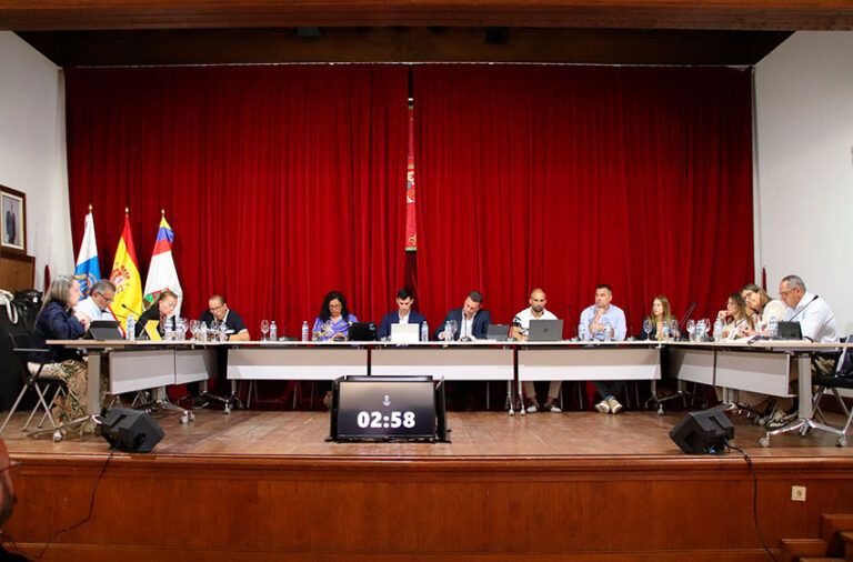 Noticias Yaiza | Yaiza aprueba 33,7 millones de presupuesto y suma 22,9 millones de superávit destinado a inversiones