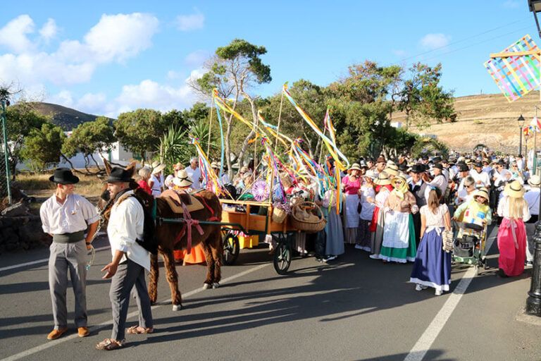 Uga impregna sus calles de alegría aferrada a la tradición