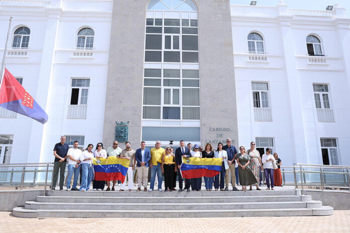 Minuto de silencio Noticias | El Cabildo recibe a la Asociación de Venezolanos para coordinar las ayudas