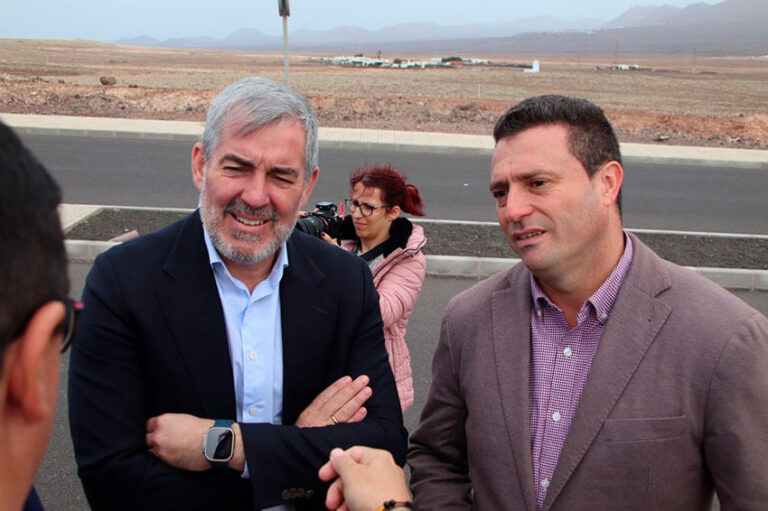 Noticias Playa Blanca | Óscar Noda reclama dineros del Plan Estatal de Vivienda para las 136 casas protegidas pendientes de construcción en Playa Blanca