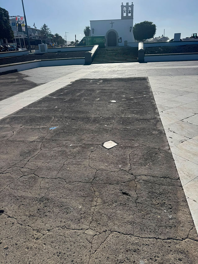 Noticias Playa Blanca | Coalición Canaria exige actuaciones urgentes para garantizar la accesibilidad y la seguridad en las principales plazas del municipio de Yaiza