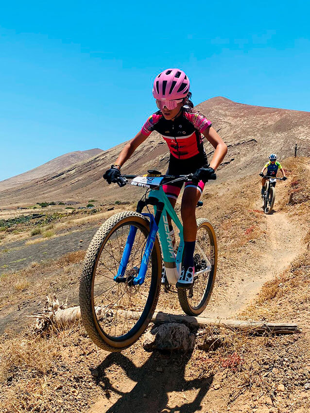 Noticias Playa Blanca | La sureña Martina Umpiérrez conquista el SuperCampeonato de Canarias de MTB