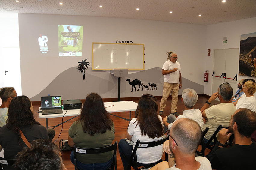 Yaiza siembra futuro con formación en agricultura regenerativa