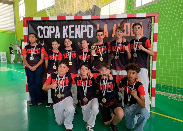 Noticias Yaiza | La Escuela de Kenpo Lanzarote Playa Blanca regresa de Gran Canaria con 27 medallas