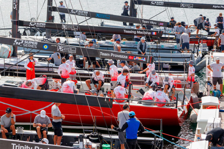 Noticias Playa Blanca | El exceso de viento aplaza al sábado la batalla por el título de la Marina Rubicón Lanzarote 52 SUPER SERIES