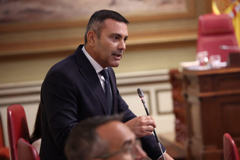 Noticias Yaiza | Oswaldo Betancort pregunta por qué el Gobierno de Canarias no construye el IES en Playa Blanca