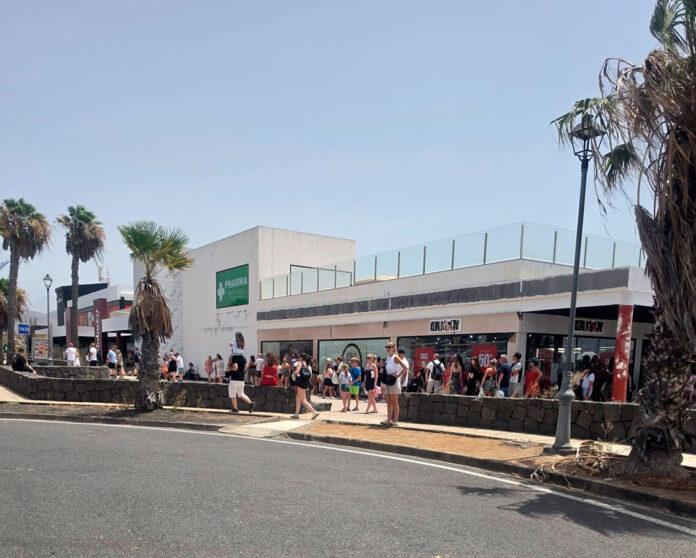 Noticias Playa Blanca | Cabildo y SPEL-Turismo Lanzarote piden reforzar el taxi con licencias temporales este verano