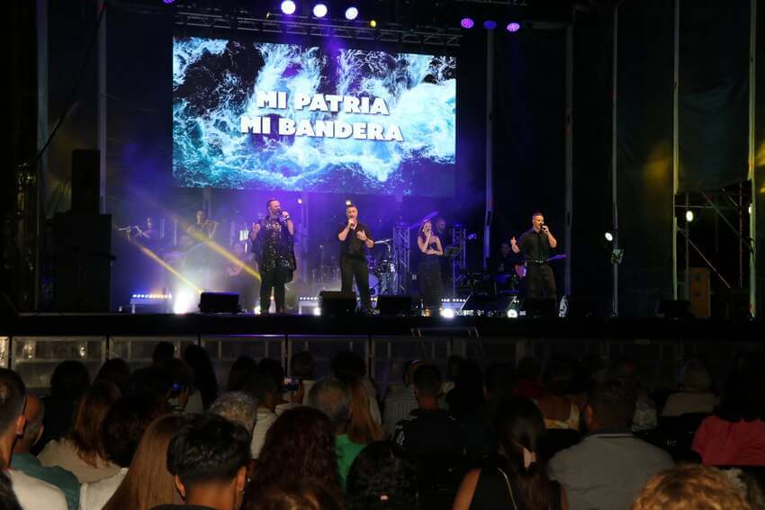 Playa Blanca se emociona en la procesión de honra a su patrona