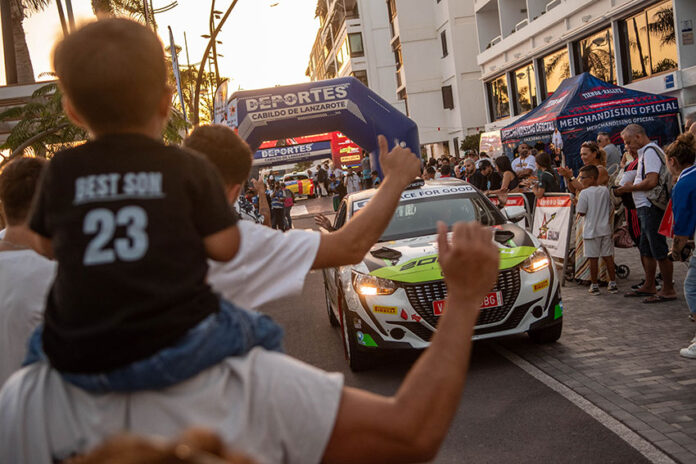 28º Rallye de Tierra Isla de Los Volcanes – Trofeo Ciudad de Arrecife Noticias | El ‘Isla de Los Volcanes’ comienza con una multitudinaria ceremonia de salida en Arrecife