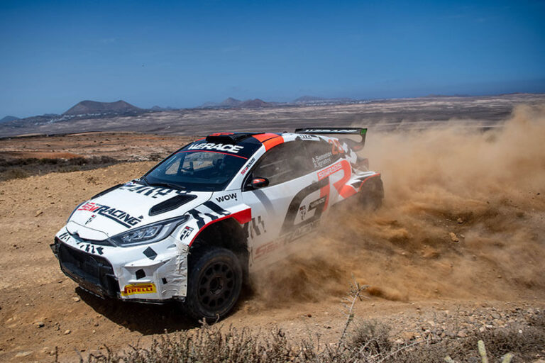 Noticias | Intenso arranque de rallye con muchos equipos entrenando "a tope" en el tramo de Famara