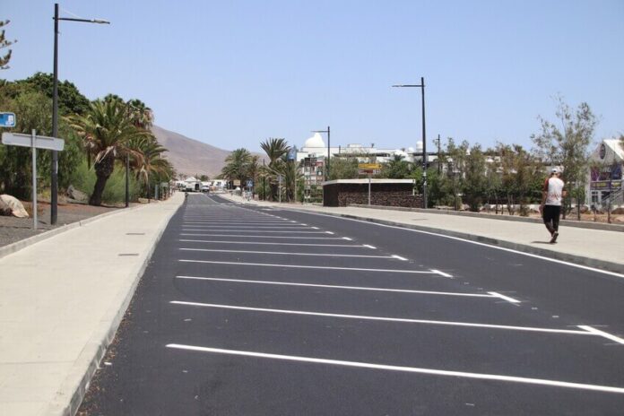 Noticias | El centro de Playa Blanca dispone ya de 65 nuevas plazas de parking gratuito