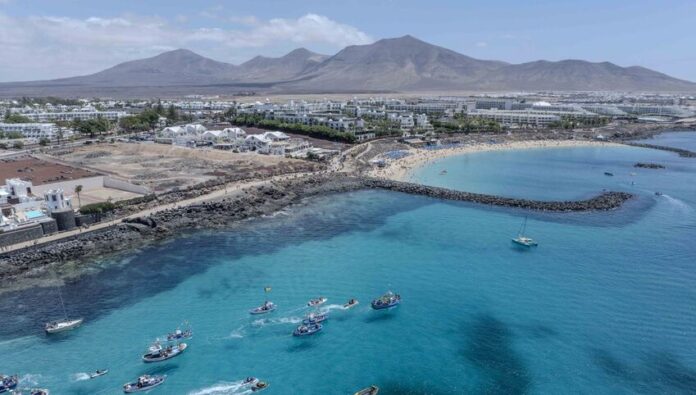 Vista aérea de Playa Blanca Playa Blanca | Yaiza reitera al Cabildo la solicitud de una reunión para abordar el Plan de Modernización Turística de Playa Blanca