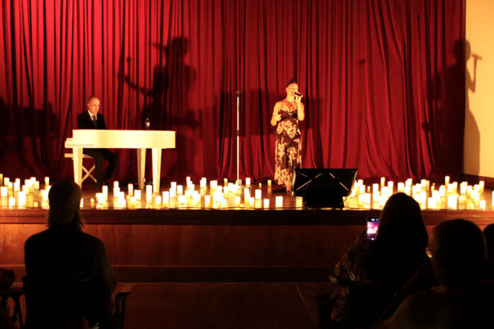 Araceli Bravo y el pianista Fran Mauri Noticias Yaiza | Yaiza comparte la emoción más íntima de la música