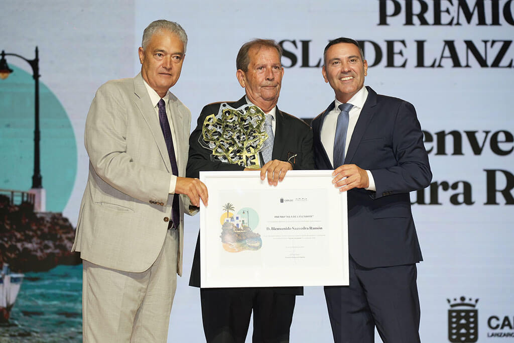 Lanzarote reconoce a quienes han contribuido a construir y proyectar su modelo turístico