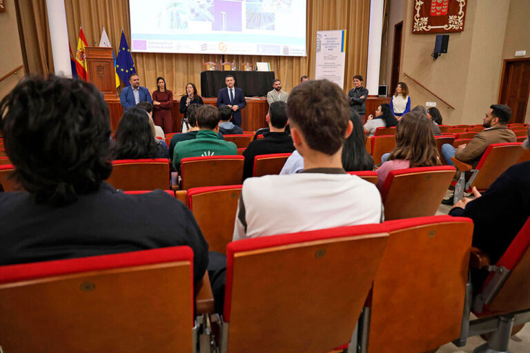 Noticias | Lanzarote abre sus puertas a la formación en IA y Nuevas Tecnologías con su nuevo Centro de Capacitación Digital