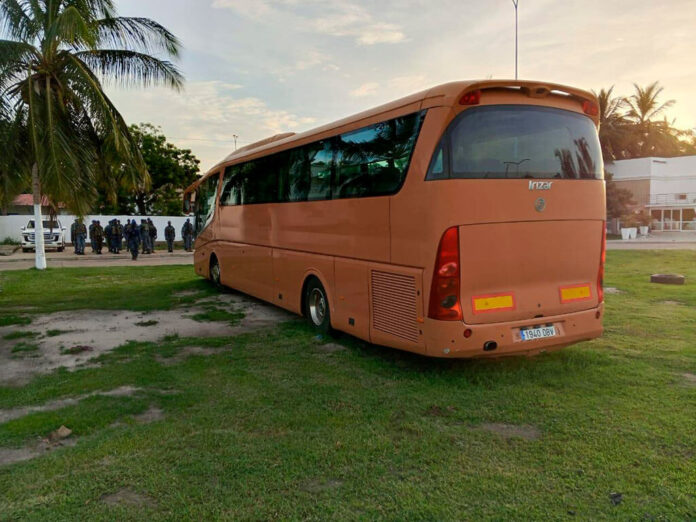 Camión-y-guagua-en-Gambia-(1) Noticias | Bienestar Social y el Consorcio de Seguridad y Emergencias promueven la recogida de materiales para Gambia