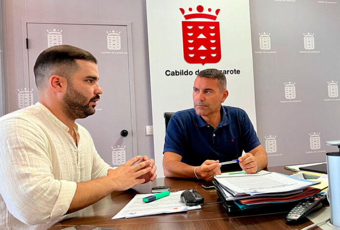 OSWALDO-BETANCORT-Y-JESÚS-MACHÍN-TAVÍO Noticias | El Cabildo licita la redacción del Plan de Modernización de Playa Blanca por un importe de 450.000 euros