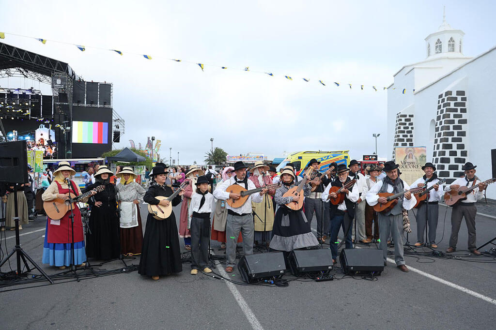 La Romería de la Virgen de Los Dolores vuelve a congregar a miles de personas en Mancha Blanca