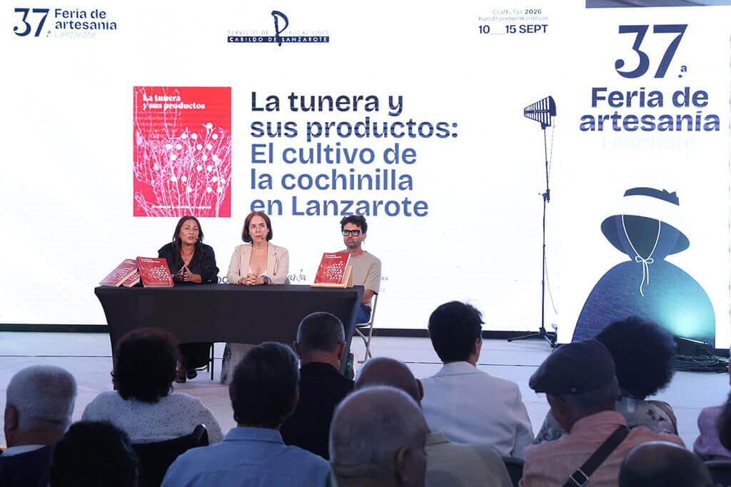 La Feria de Artesanía reconoce la trayectoria de sus artesanos y recupera la historia de la cochinilla