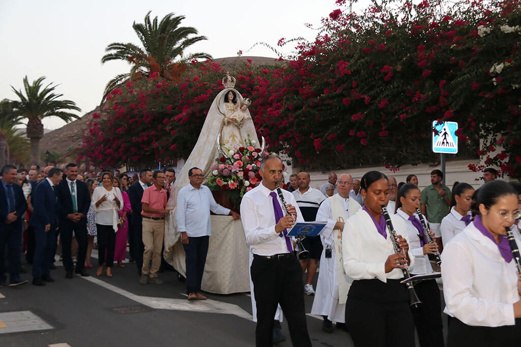 Yaiza cumple con su devoción a la Virgen de Los Remedios