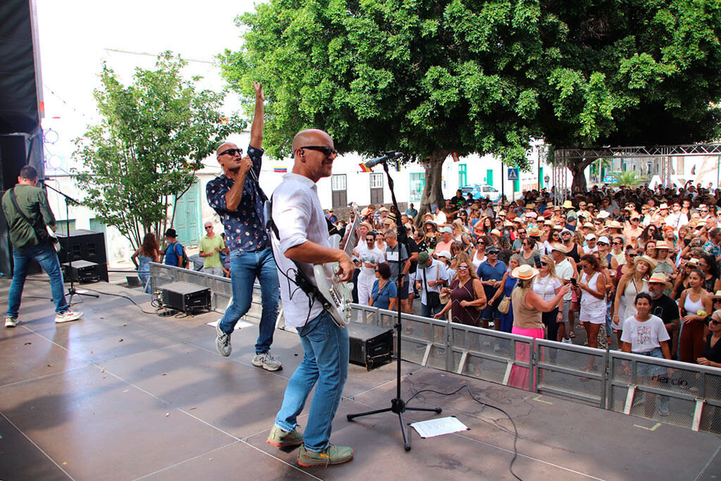 Yaiza vive un fin de semana de mucha marcha y está lista para disfrutar el remate de sus fiestas