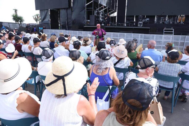 Noticias | Cerca de mil mayores de Lanzarote y La Graciosa disfrutaron de una jornada de convivencia y tradición en Mancha Blanca