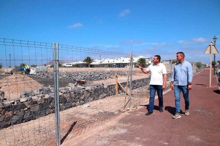 Noticias Playa Blanca | Yaiza construye canchas polivalentes para deportes de arena en Playa Blanca