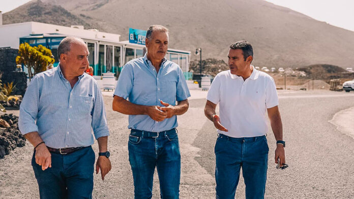Visita-obras-agua-Yaiza-(4) Noticias Yaiza | Oswaldo Betancort supervisa en Yaiza inversiones hidráulicas por más de 15 millones de euros