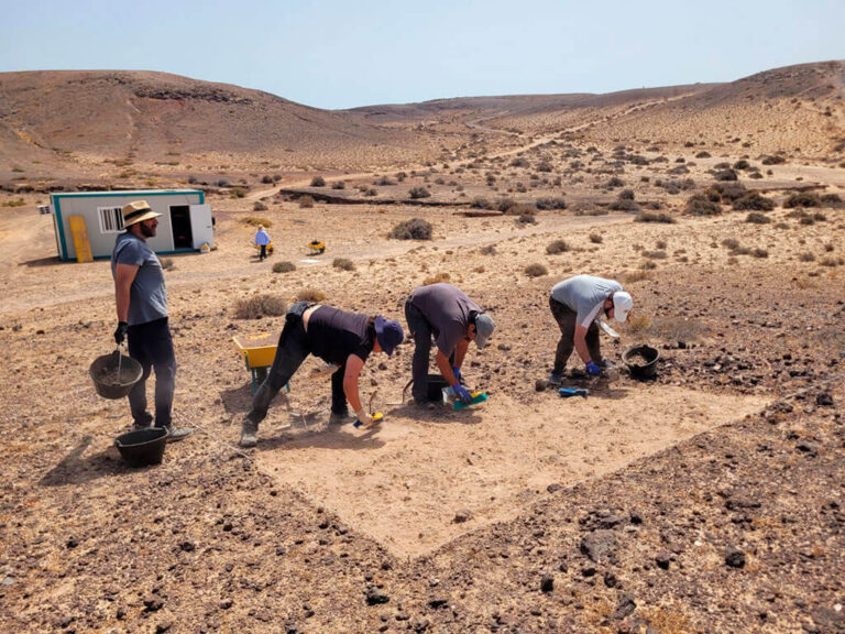 Noticias | La investigación arqueológica en San Marcial de Rubicón amplía la búsqueda a nuevas áreas