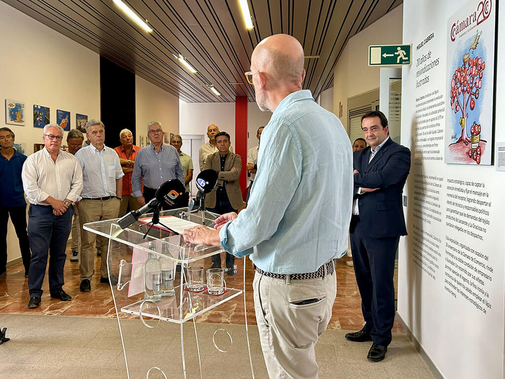 La Cámara de Comercio inaugura la exposición “20 años de reivindicaciones ilustradas”