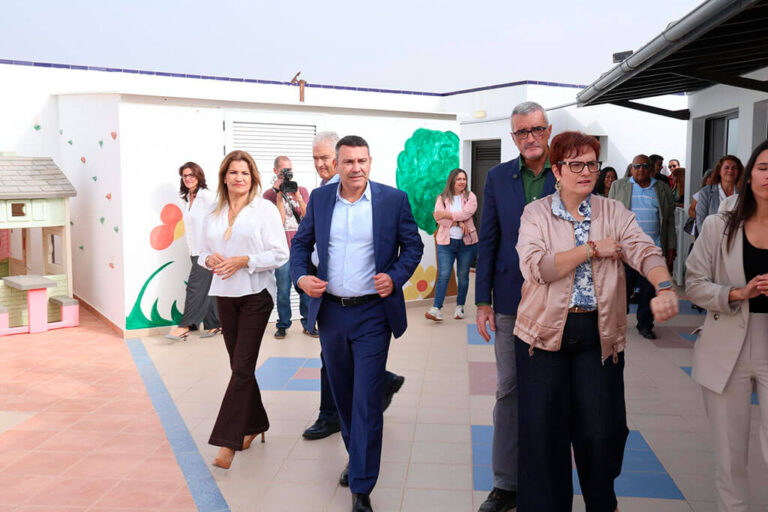 Noticias | El Cabildo ofrece el Espacio Insular para la Inclusión para dar respuesta a las necesidades del alumnado del CEE Nuestra Señora de los Volcanes