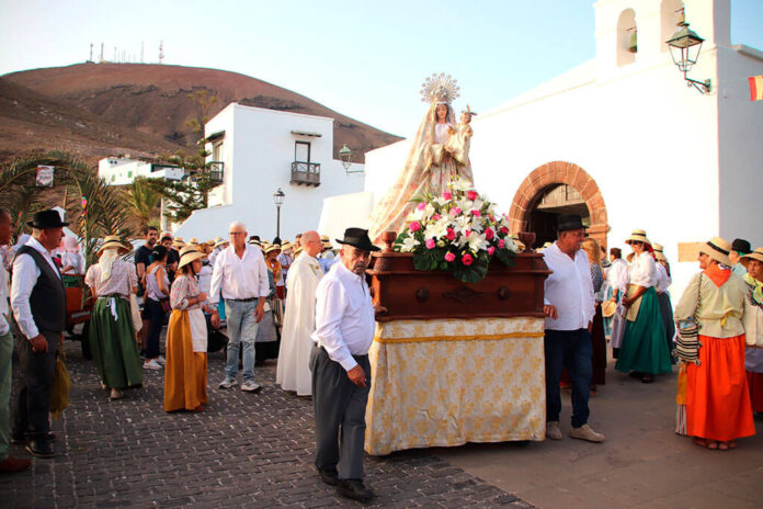 Fiestas-del-Rosario Noticias Yaiza | Femés confraterniza en sus celebraciones del Rosario