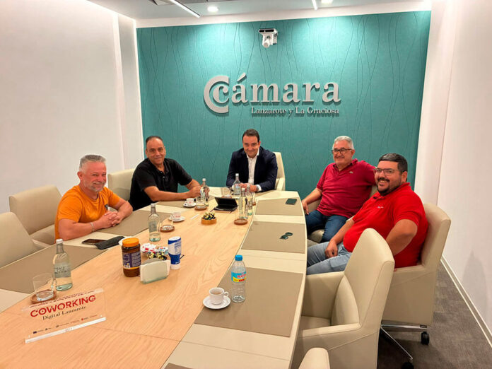 Reunión-sector-del-taxi Noticias | La Cámara de Comercio y las cooperativas de taxi de Lanzarote unen fuerzas para mejorar el servicio en la isla