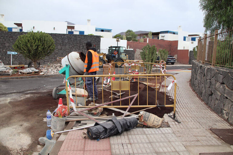Noticias Playa Blanca | Yaiza avisa de nuevos cortes de calles en Las Coloradas por mejoras viarias
